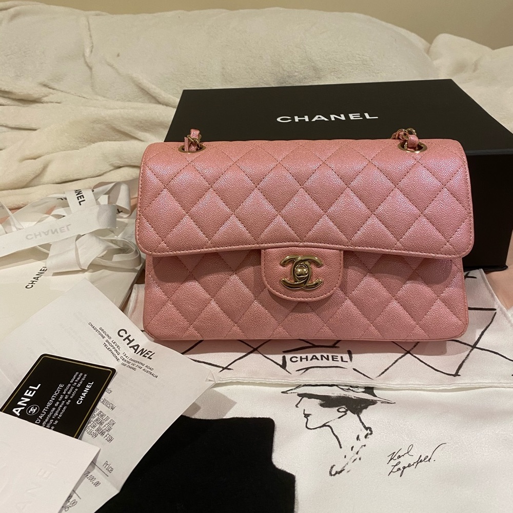 ❌SOLD❌ CHANEL 19S Iridescent Pink Caviar Small CF
